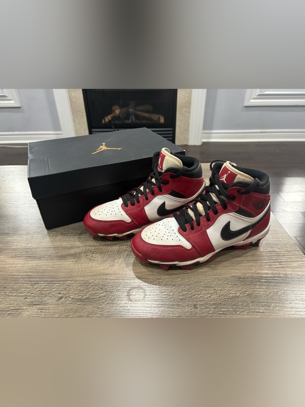 BOXED Jordan 1 Mid Youth Cleat - US 5.5Y